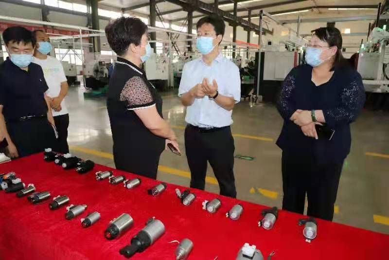 嗯啊日逼真舒R丶安阳市市长高永一行莅临我公司参观调研
